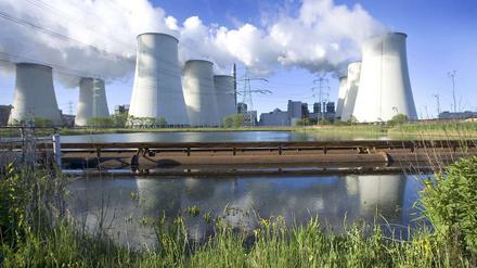 Vattenfall betreibt fünf Braunkohlekraftwerke in Deutschland - hier der Standort Jänschwalde in Brandenburg.