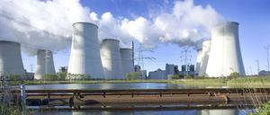 Vattenfall betreibt fünf Braunkohlekraftwerke in Deutschland - hier der Standort Jänschwalde in Brandenburg.