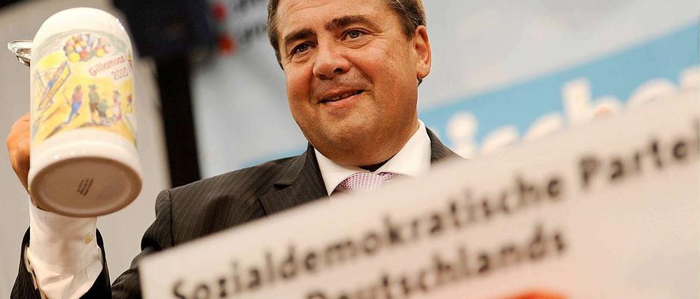 Der Vorsitzende der SPD, Sigmar Gabriel, in Abensberg auf dem Gillamoos-Volksfest.
