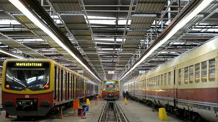 Da bahnt sich was an: Die S-Bahn-Betriebswerkstatt Friedrichsfelde wird bis 2012 zu einem vollständigen Werk ausgebaut.