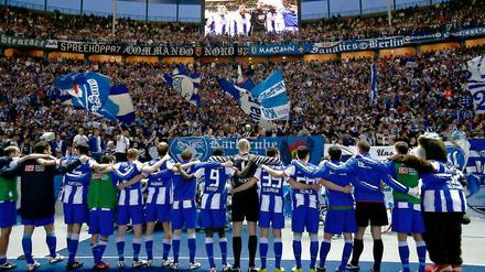 Im Jubel vereint: Nach der desaströsen Abstiegssaison hat Hertha die Unterstützung seiner Fans in dieser Spielzeit mehr als zurück gewonnen.