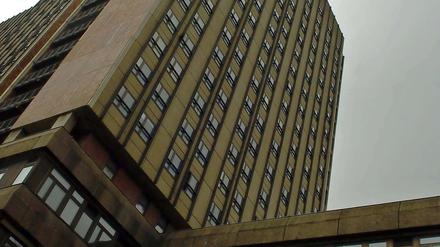 Der Vorstand der Charité will das marode Bettenhochhaus sanieren lassen.
