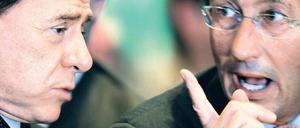 Zeigen, wo’s langgeht. Gianfranco Fini (rechts), Mitgründer der Regierungspartei und langjähriger Kronprinz von Premier Silvio Berlusconi (links), wollte den Chef nicht mehr bedingungslos unterstützen. Der warf ihn aus der Partei. 