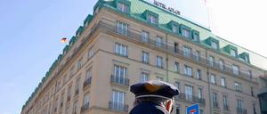 Bei Verhören nannten Verdächtige das Berliner Hotel Adlon als mögliches Anschlagsziel.
