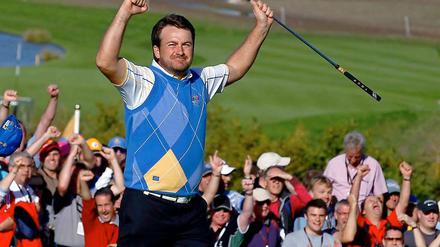 Der Nordire Graeme McDowell bejubelt Europas Sieg. 