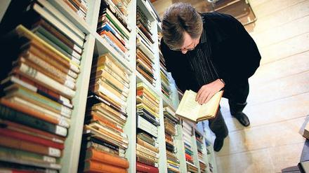 Regaleweise Wissen. Punkten können Unis vor allem mit ihren Studienprogrammen. Hier winkt den Absolventen in der Regel der begehrte Master-Titel. Foto: ddp