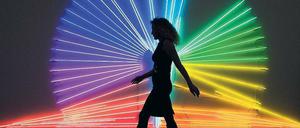 Prunkstück. „Butterfly“ heißt die Neonskulptur von Daniel Firman in der Messe-Koje von Emmanuel Perrotin. Foto: AFP