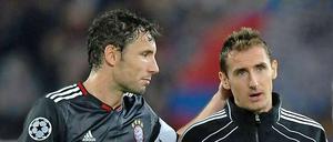 Bayern München muss nun auch noch auf Mark van Bommel (links) und Miroslav Klose verzichten.
