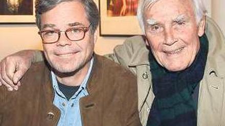 Thomas Fuchsberger mit Vater Joachim Fuchsberger 2008 in München. Foto: dpa