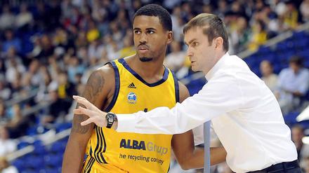 Nach dem Auftaktsieg in Bonn wollen Trainer Luka Pavicevic (r.) und Aufbauspieler Hollis Price im Heimspiel gegen Ludwigsburg nachlegen.
