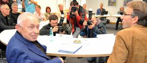 Heiner Geißler bei Gesprächen mit Gegnern des Projekts Stuttgart 21.