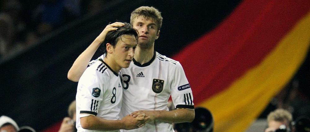 Mesut Özil freute sich nach seinem Tor gegen die Türkei auf die stille Art.