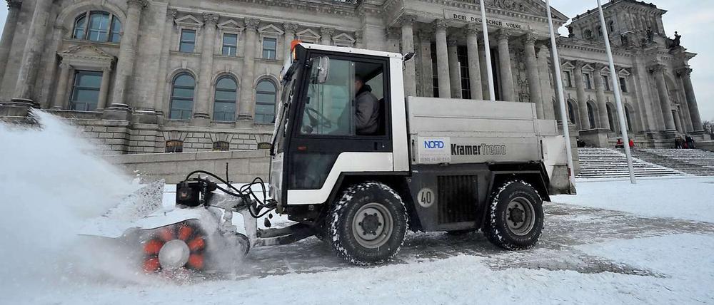 Schon bald könnten Räumfahrzeuge in Berlin wieder im Dauereinsatz sein.