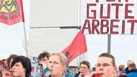 Relativ viele Gewerkschaftsmitglieder gibt es im Leipziger BMW-Werk. Doch insgesamt sind die Gewerkschaften im Osten schwach – und die Löhne niedrig. 