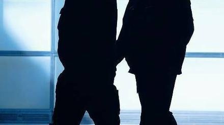 Unsicherer Job. Ein Wachmann verdient wenig. Angesichts drohender Konkurrenz soll es einen Mindestlohn für die Branche geben. 