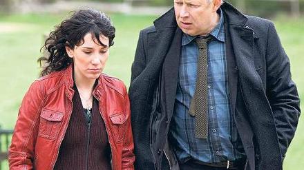 Unfall-Folgen. Künftig soll Sarah Brandt (Sibel Kekilli) als intelligente und schnelle Ermittlerin Kommissar Borowski (Axel Milberg) unterstützen – auch psychologisch. Foto: NDR