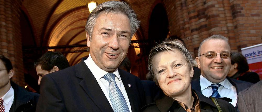Schmusekurs war mal. Jetzt plant Grünen-Fraktionschefin Renate Künast, gegen den Regierenden Bürgermeister Klaus Wowereit (SPD) bei der Abgeordnetenhauswahl 2011 anzutreten.