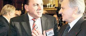 Klare Worte. Weber (l.) blieb sich auch in der Auseinandersetzung mit EZB-Präsident Jean-Claude Trichet über die Geldpolitik treu. Foto: dpa