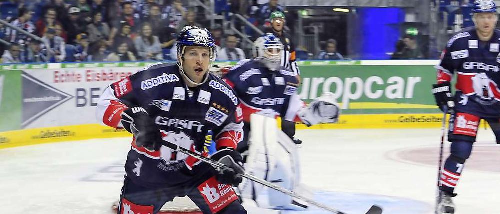 Zu fix. Schnelle Tore wie das 1:0 durch Walser (vorne) halfen den Eisbären nicht.