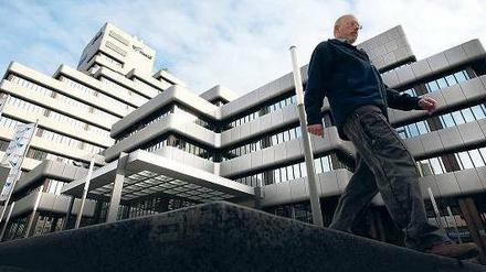 Zu verkaufen. Die WestLB muss einen neuen Eigentümer finden. Das hat die EU-Kommission bestimmt.