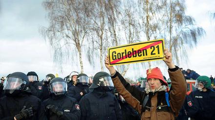 Zehntausende protestierten in Dannenberg gegen den Castortransport nach Gorleben.