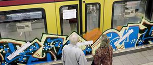Vandalismus in Bahnen und Bussen folgt mit etwas Abstand und 7912 Stimmen auf Platz unserer Umfrage zu Berliner Alltagsproblemen.