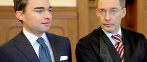 Der Unternehmer Lars Windhorst (li.) und sein Anwalt Robert Unger im Gerichtssaal des Berliner Landgerichts.