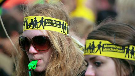 Jung trifft alt. Generationsübergreifender Protest am Samstag gegen die aktuelle Atompolitik der Regierung.