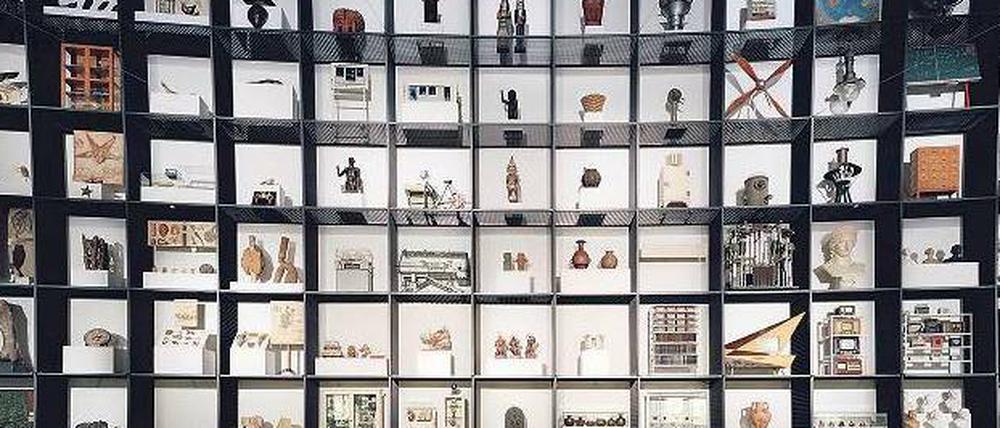Gucken und staunen. Die Installation des Künstlers Mark Dion im Martin-Gropius-Bau bildet den Auftakt zur „Weltwissen“-Ausstellung.