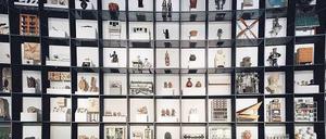 Gucken und staunen. Die Installation des Künstlers Mark Dion im Martin-Gropius-Bau bildet den Auftakt zur „Weltwissen“-Ausstellung.