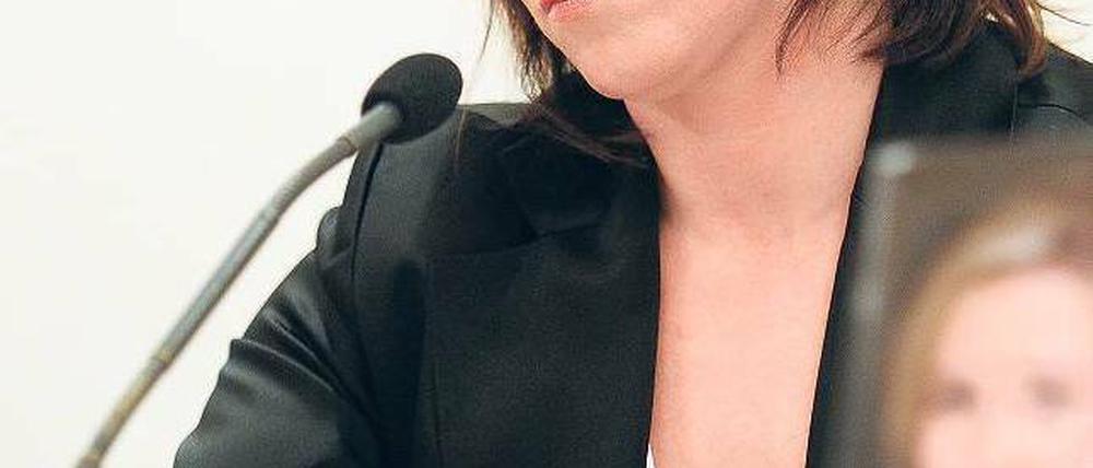 Fünf Olympiasiege und ein Buchtitel. Claudia Pechstein schlägt ein neues Kapitel auf. Foto: dpa