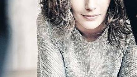 Wiedersehen in Berlin. Am 9. November spielt Hélène Grimaud in der Philharmonie Mozart, Berg, Liszt und Bartok (20 Uhr). Ihre CD „Resonance“ mit dem gleichen Programm erscheint bei der Deutschen Grammophon. Die 41-jährige, zurzeit in der Schweiz lebende französische Pianistin hat neben vielen CDs (Rachmaninow, Beethoven, Brahms, Bach u. a.) auch Bestseller veröffentlicht („Wolfssonate“, „Lektionen des Lebens“).
