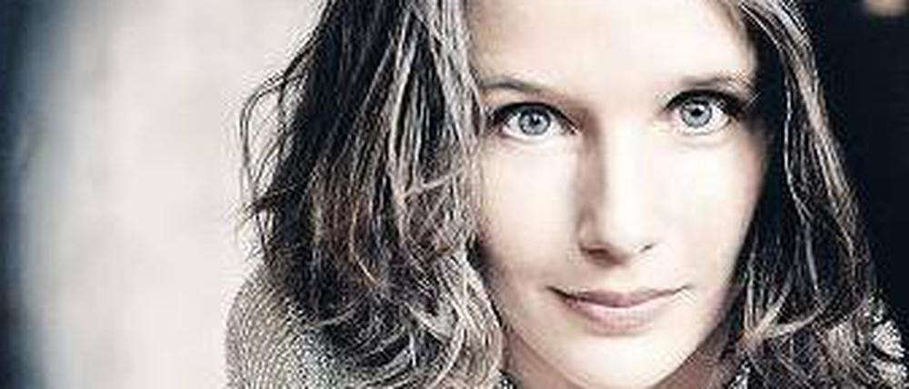 Wiedersehen in Berlin. Am 9. November spielt Hélène Grimaud in der Philharmonie Mozart, Berg, Liszt und Bartok (20 Uhr). Ihre CD „Resonance“ mit dem gleichen Programm erscheint bei der Deutschen Grammophon. Die 41-jährige, zurzeit in der Schweiz lebende französische Pianistin hat neben vielen CDs (Rachmaninow, Beethoven, Brahms, Bach u. a.) auch Bestseller veröffentlicht („Wolfssonate“, „Lektionen des Lebens“).