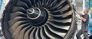 Fehler im System. Qantas hat bei drei seiner Airbus A380 Öllecks in den Rolls-RoyceTriebwerken festgestellt. Foto: dpa