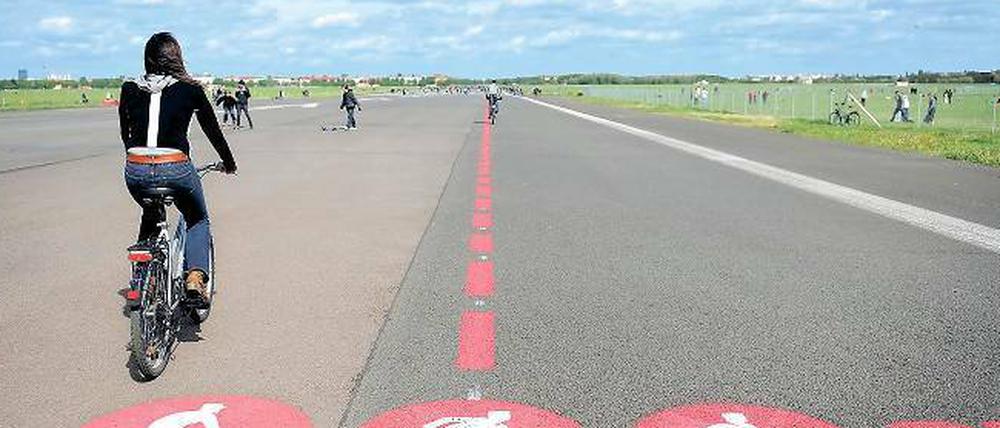 Raum für vieles. So lieben viele Berliner ihr Flugfeld - und wollen, dass es nicht bebaut wird.