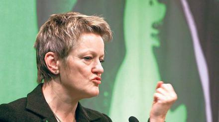 Alles auf Grün für die Grüne. Renate Künast ist seit Sonntag auch offiziell Spitzenkandidatin ihrer Partei für die Abgeordnetenhauswahl im kommenden Jahr. Foto: Stephanie Pilick/dpa