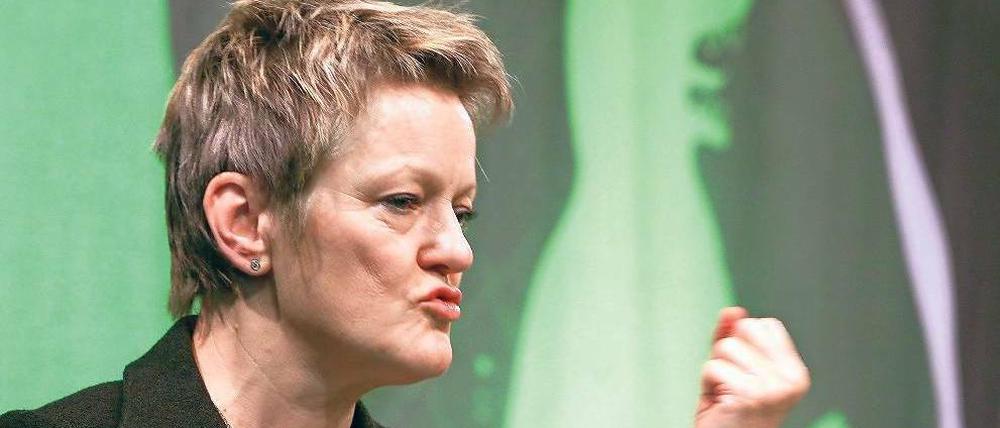 Alles auf Grün für die Grüne. Renate Künast ist seit Sonntag auch offiziell Spitzenkandidatin ihrer Partei für die Abgeordnetenhauswahl im kommenden Jahr. Foto: Stephanie Pilick/dpa