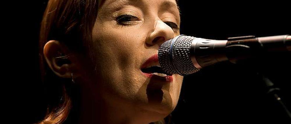 Suzanne Vega bei einem Konzert 2007.