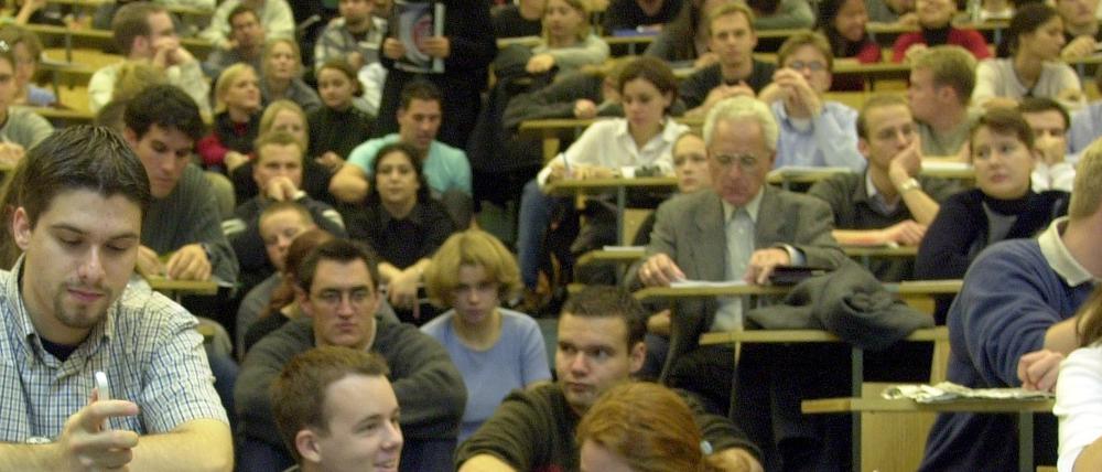 Andrang. Berliner Abiturienten brauchen Bestnoten für ein Studium in Berlin.