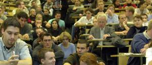 Andrang. Berliner Abiturienten brauchen Bestnoten für ein Studium in Berlin.