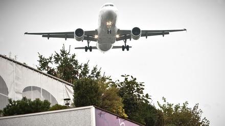 Im Streit um die Flugrouten wollen Berlin und Brandenburg sich nicht gegeneinander ausspielen lassen.