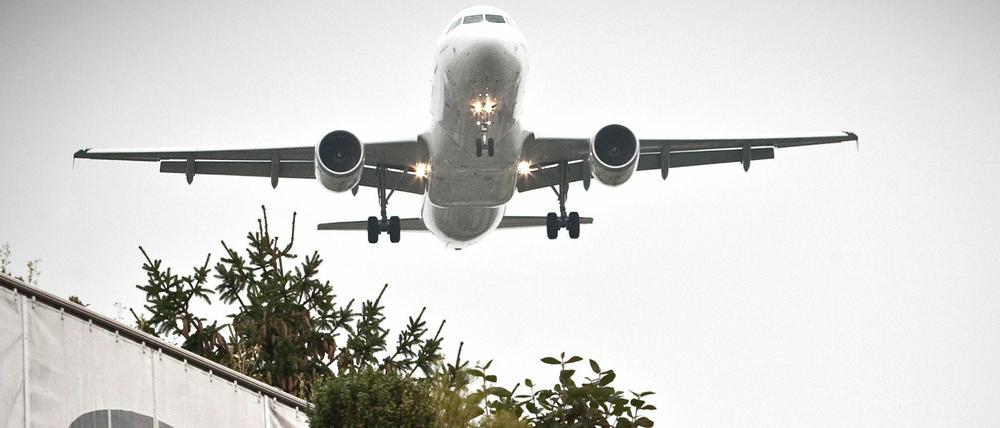Im Streit um die Flugrouten wollen Berlin und Brandenburg sich nicht gegeneinander ausspielen lassen.