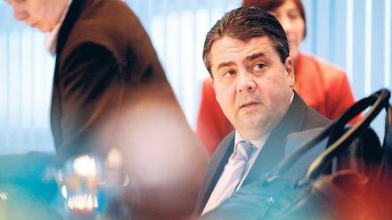 „Die SPD muss die ganze Gesellschaft im Blick haben“, sagt ihr Vorsitzender Gabriel. Foto: Michael Gottschalk/dapd