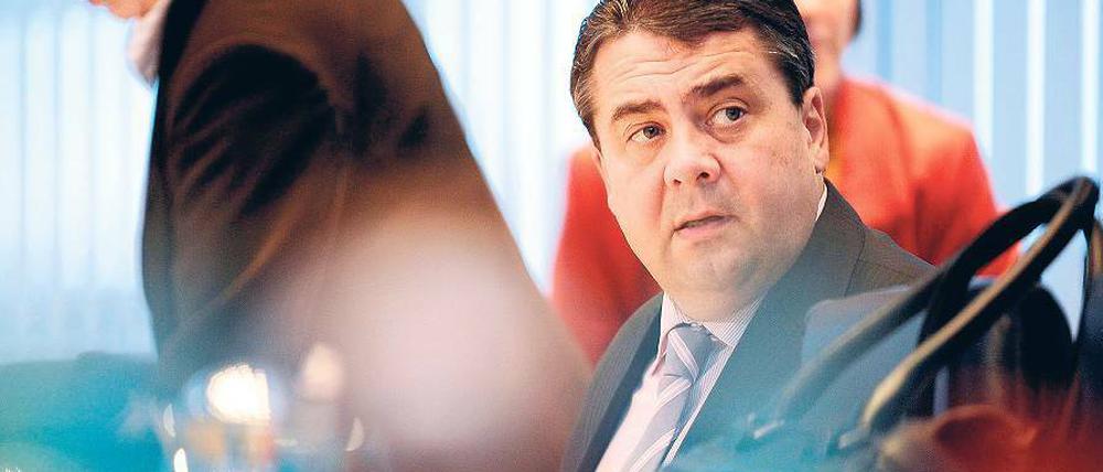 „Die SPD muss die ganze Gesellschaft im Blick haben“, sagt ihr Vorsitzender Gabriel. Foto: Michael Gottschalk/dapd