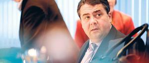 „Die SPD muss die ganze Gesellschaft im Blick haben“, sagt ihr Vorsitzender Gabriel. Foto: Michael Gottschalk/dapd