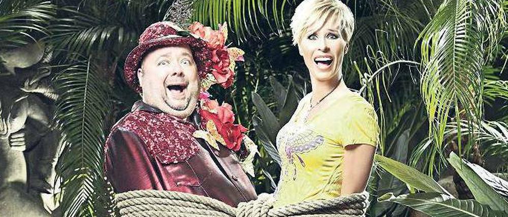 Hereinspaziert! Sonja Zietlow und Dirk Bach sind wieder die launigen, wenn nicht bösartigen Gastgeber im „Dschungelcamp“.