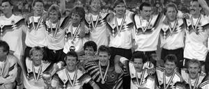 20 Jahre nach dem WM-Titel spielt die Mannschaft von damals gegen die "DDR".