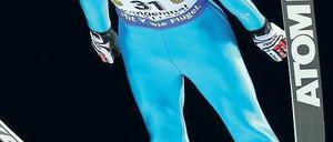 Neuer Anflug. Auch Martin Schmitt hängt noch mindestens eine Saison dran. 