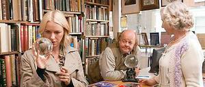 Naomi Watts (l.) und Gemma Jones (r.) in dem Drama "Ich sehe den Mann Deiner Traeume" von Woody Allen. Der Film läuft am 2. Dezember in den deutschen Kinos an.