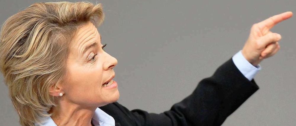 Bundesarbeitsministerin Ursula von der Leyen sagt: Erst das Gesetz, dann die Auszahlung.